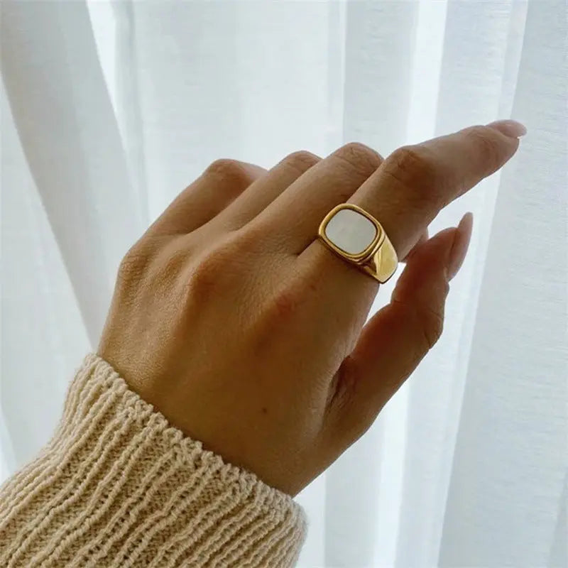 Women's Fashion Stainless Steel Ring Black And Golden US7 – Posh Atomic