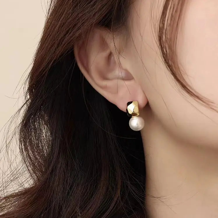 Women's Metal High-grade Temperamental Pearl Stud Earrings – Posh Atomic